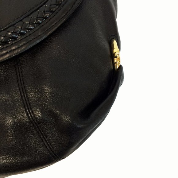 MICHAEL KORS Skorpios Flap Leather Shoulder Bag - Picture 10 of 11